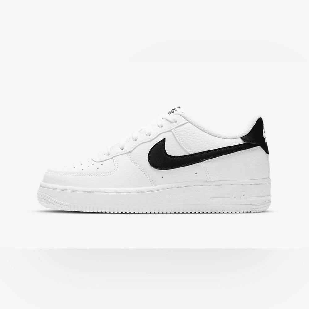 NWT Nike Force 1 Youth Size 2 Black & White Sneakers shoes